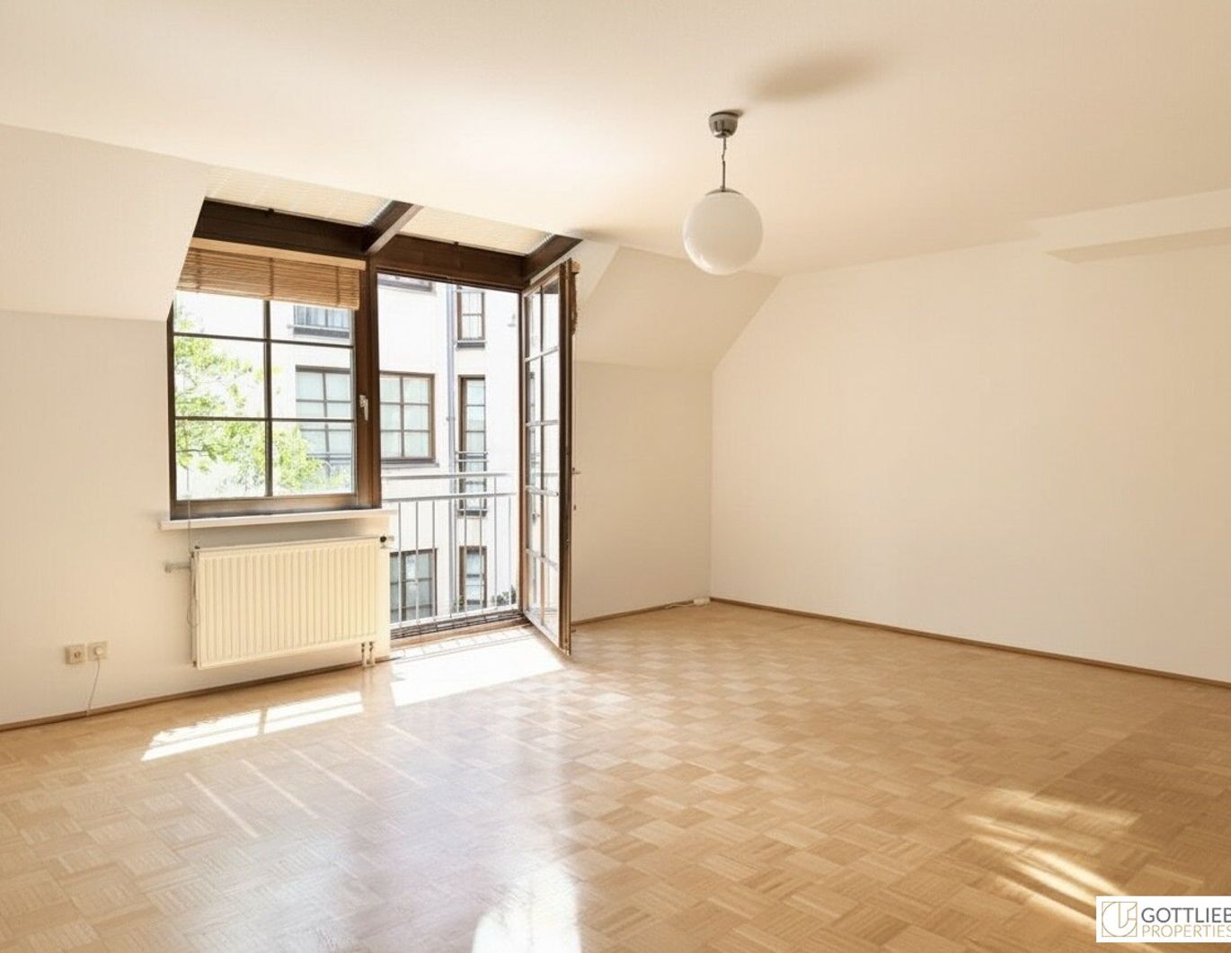 Bestlage beim Hamerlingplatz! Lichtdurchflutete 3-Zimmer-Altbau-Wohnung in saniertem Vorstadthaus inklusive zwei Garagenplätze