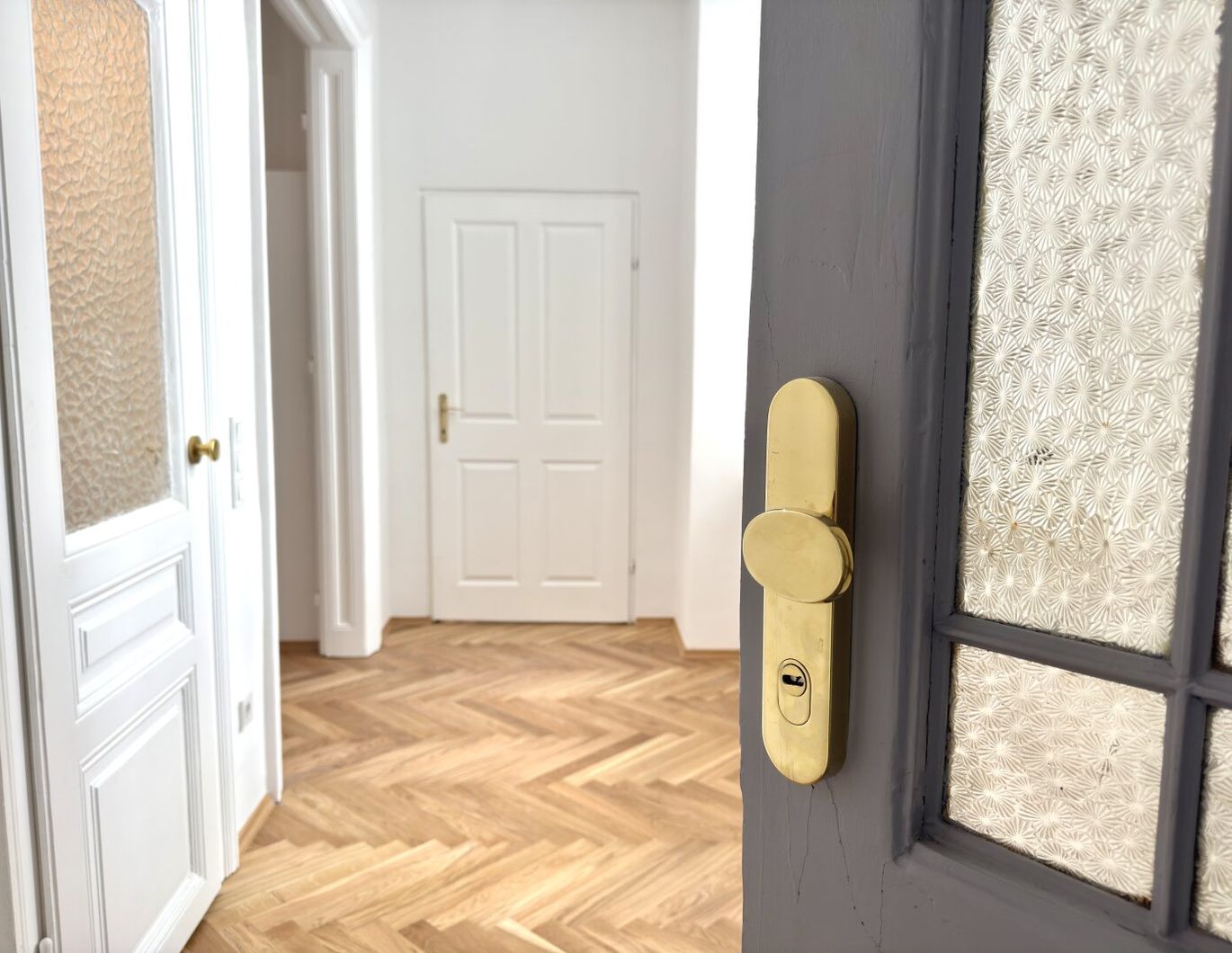 Helle Altbauwohnung mit Charme - Hochwertig sanierte 2-Zimmer-Wohnung im 3. Bezirk