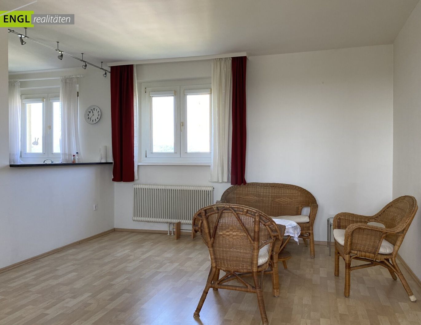 Sofortbezug möglich / Top 2 Zimmerwohnung mit Loggia und KFZ-Abstellplatz in zentraler Lage,