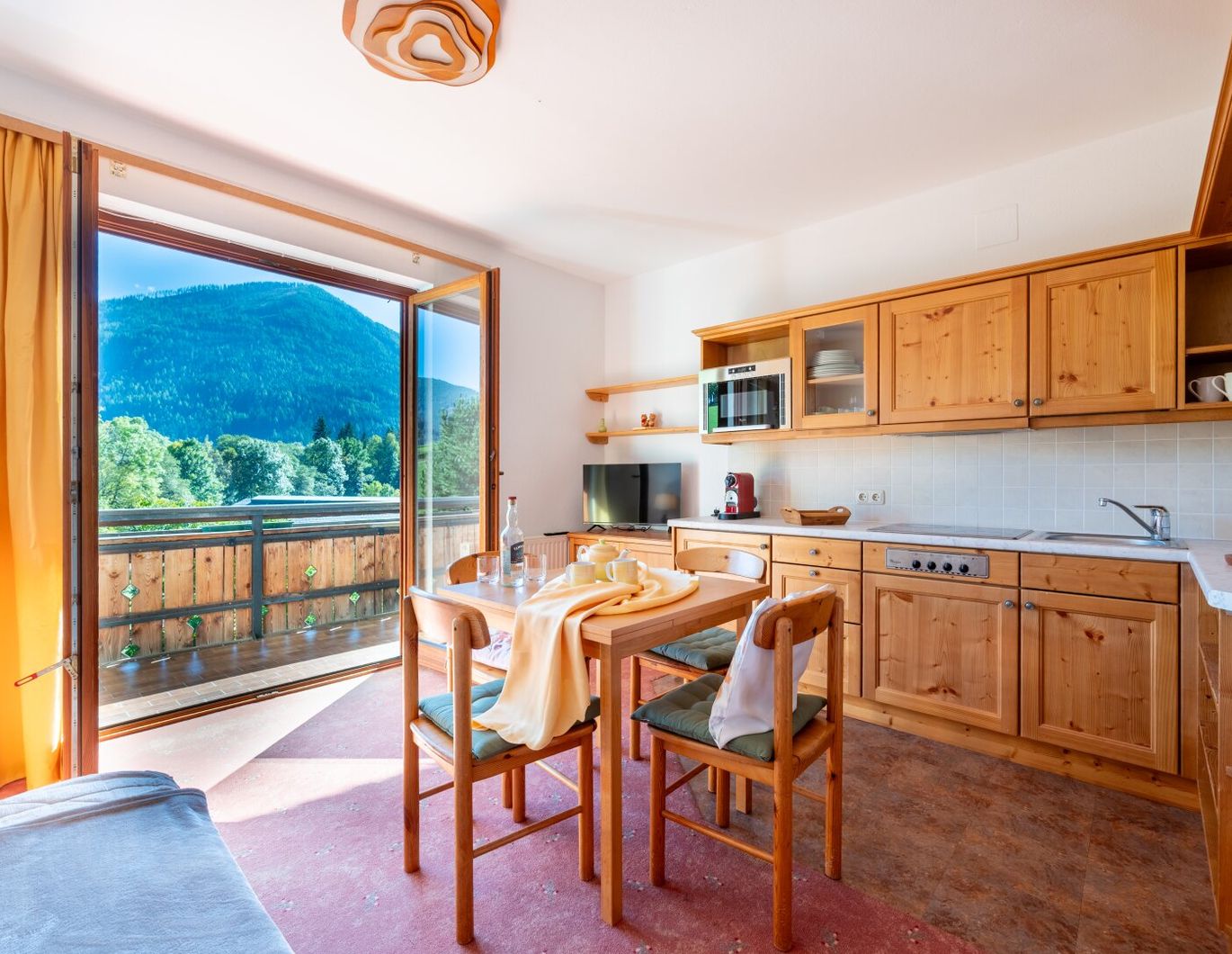 SCHILIFT ZU FUSS | Gemütliche 2-Zimmer-Wohnung mit Balkon in Bad Kleinkirchheim