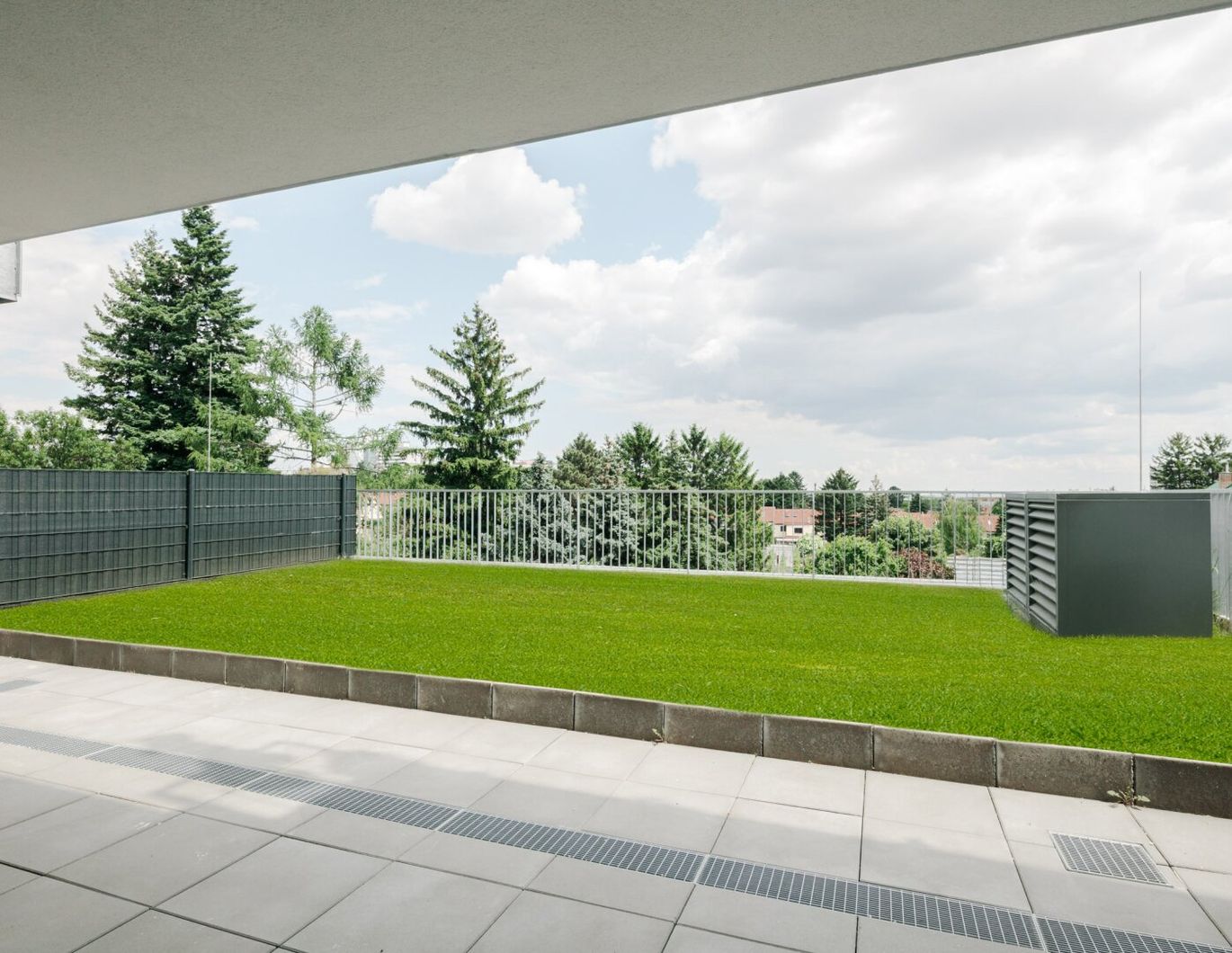 MITTE.12 Moderne Terrassenwohnung mit Garten und Fernblick - PROVISIONSFREI