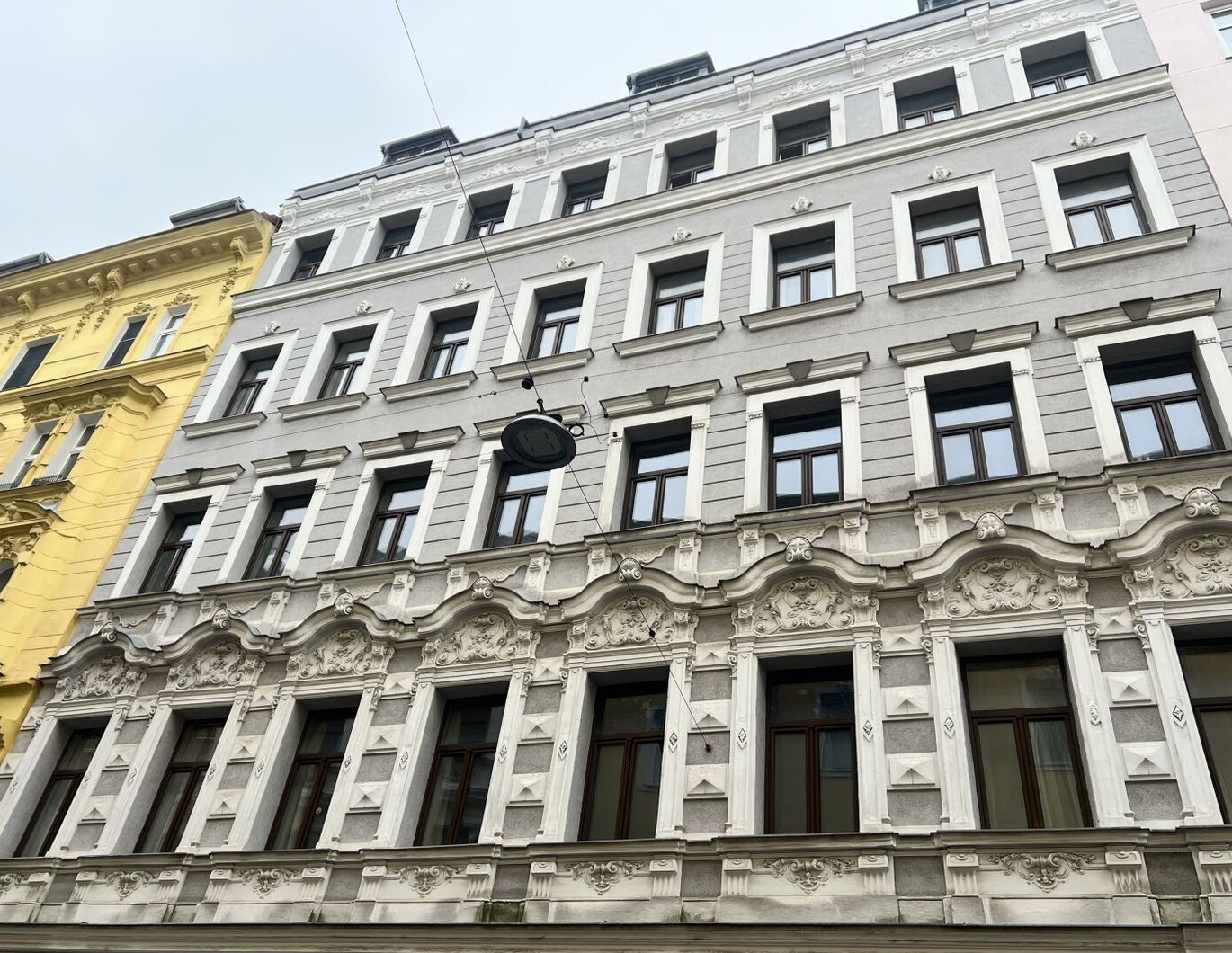 Elegante City-Wohnung mit Altbauflair in der Novaragasse