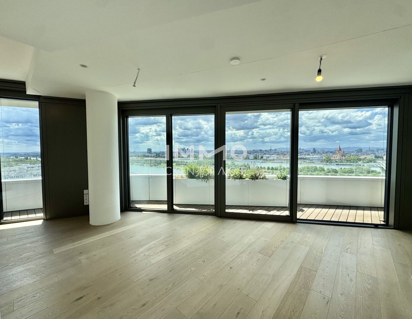 Den schönsten Ausblick auf Stephansdom, Prater & Neue Donau: Doorman, Gym, Pool, Wellness - LUXUS WOHNEN