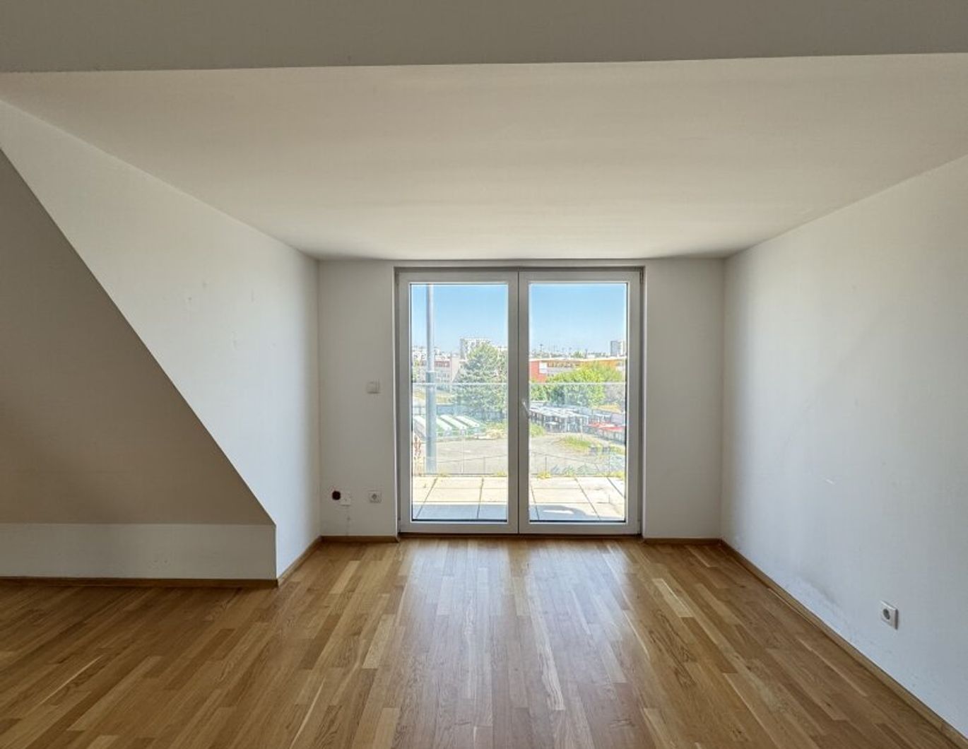 ***Moderne 3-Zimmer-Dachgeschosswohnung mit 2 Terrassen***