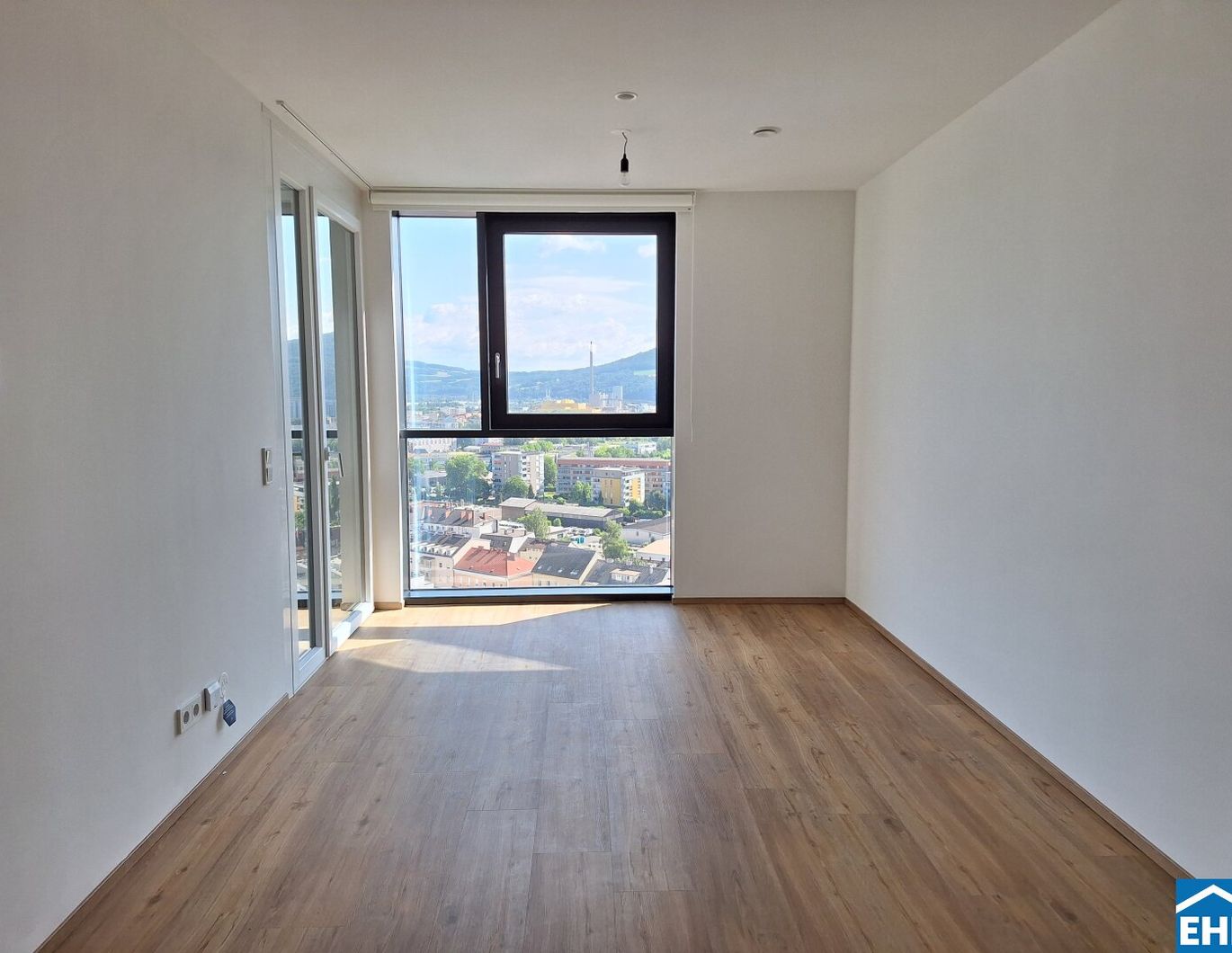 Lichtdurchflutete 2 Zimmer Wohnung mit perfekter Anbindung