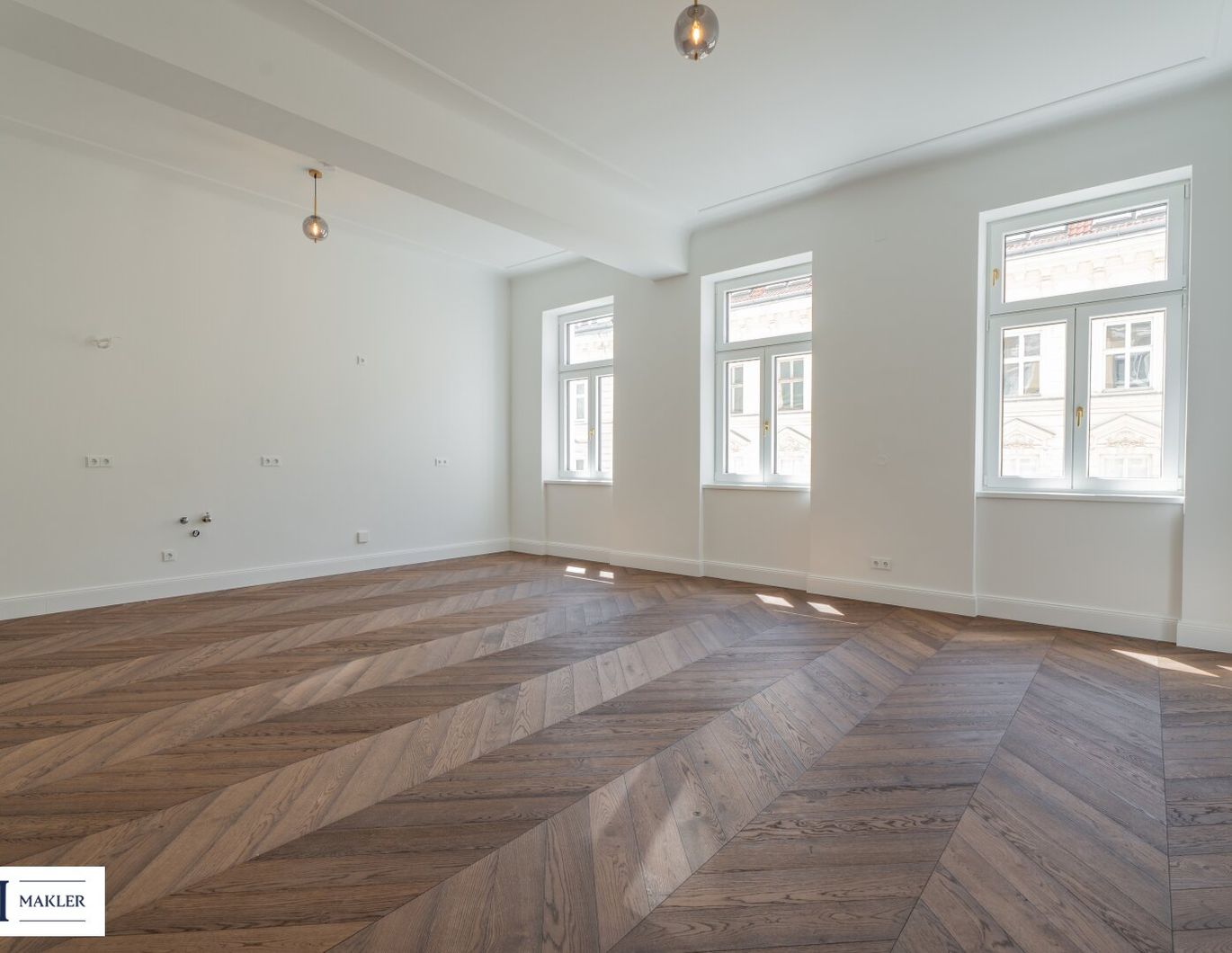 Altbauflair trifft Wohnkomfort: 3 Zimmer mit Loggia
