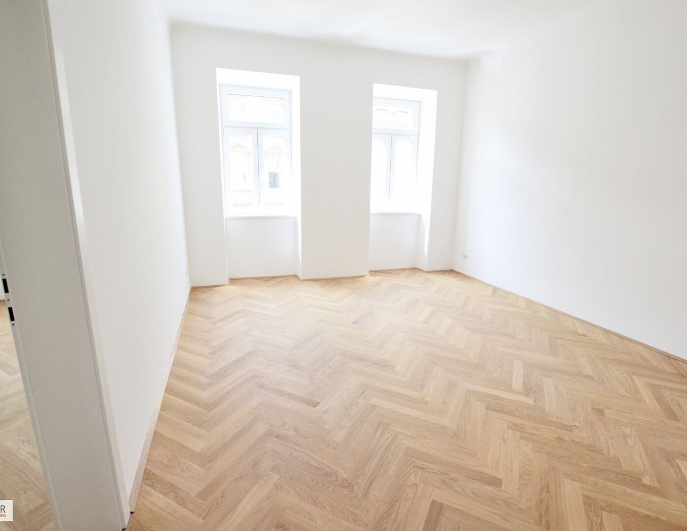ERSTBEZUG NACH SANIERUNG ++ HOCHWERTIG SANIERTE 3 ZIMMERWOHNUNG IN WUNDERSCHÖNEM ALTBAU +++ Smarter Grundriss ++