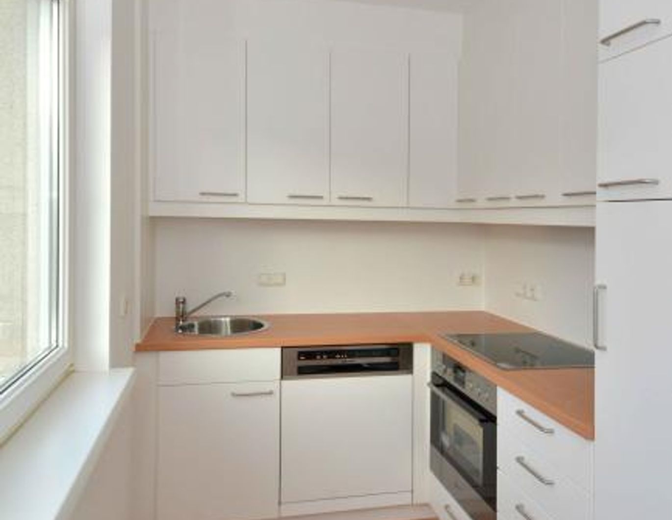 St. Peter- Neue Welt Höhe: 2-Zimmerwohnung mit Terrasse und Gartenanteil. BESICHTIGUNGEN AB 01.08.2017!