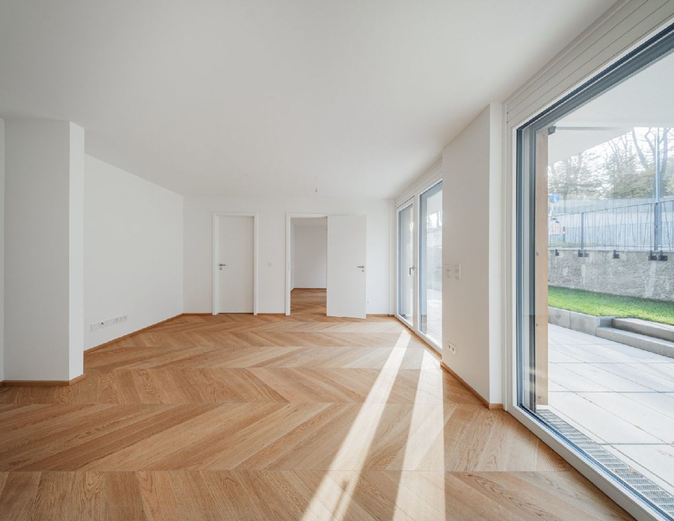 STOCK IM WEG - Herrliche Pärchenwohnung mit Gartenidylle