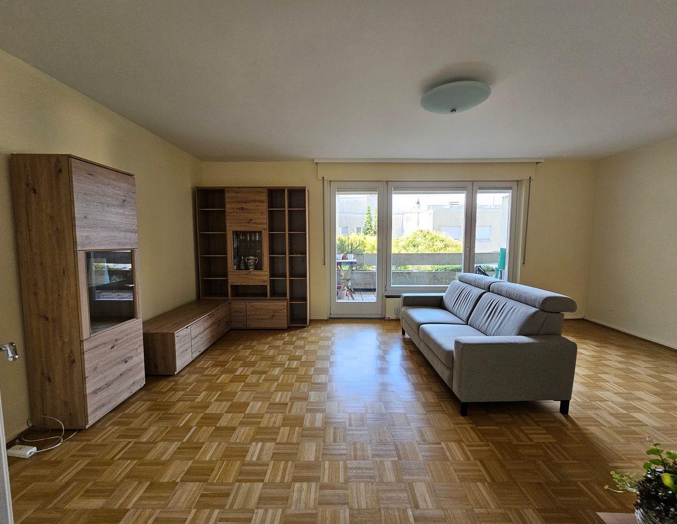 3-Zimmer Wohnung mit Loggia und Parkplatz in grüner Lage