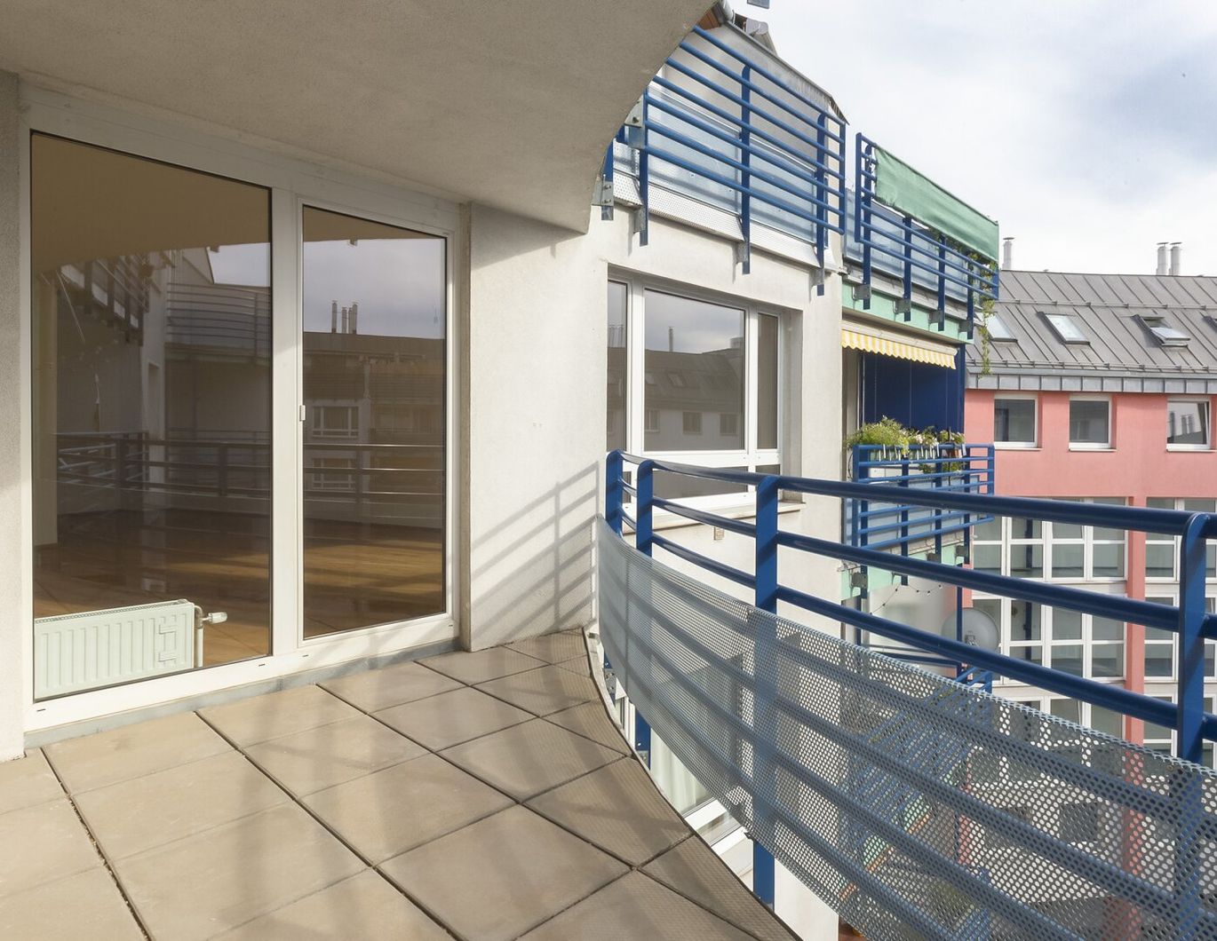 Sanierungsbedürftige 3 Zimmer Wohnung | Großzügige Loggia, hohe Stockwerkslage, smarte Aufteilung