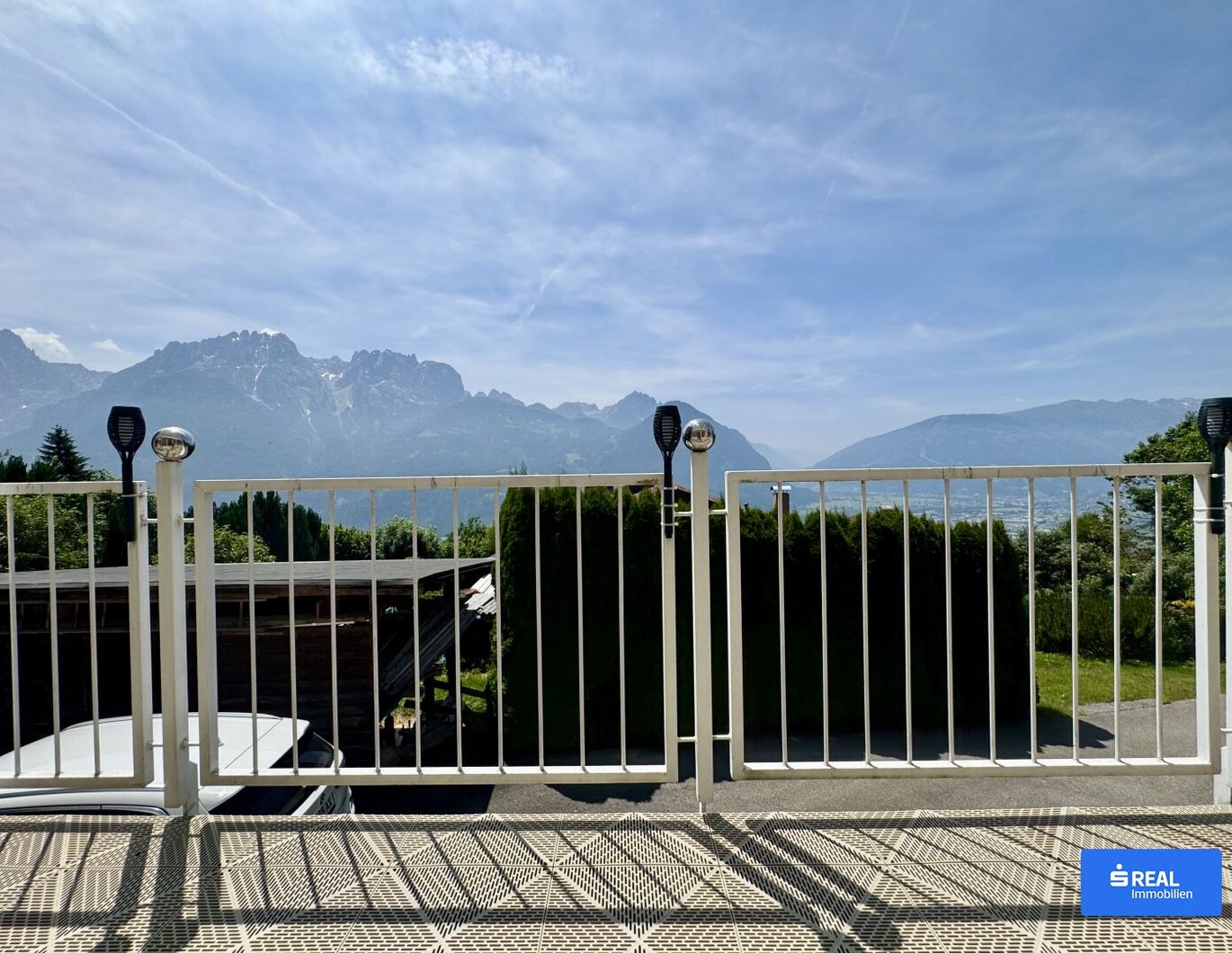 Exklusive Sonnenlage mit Panoramablick auf die Dolomiten