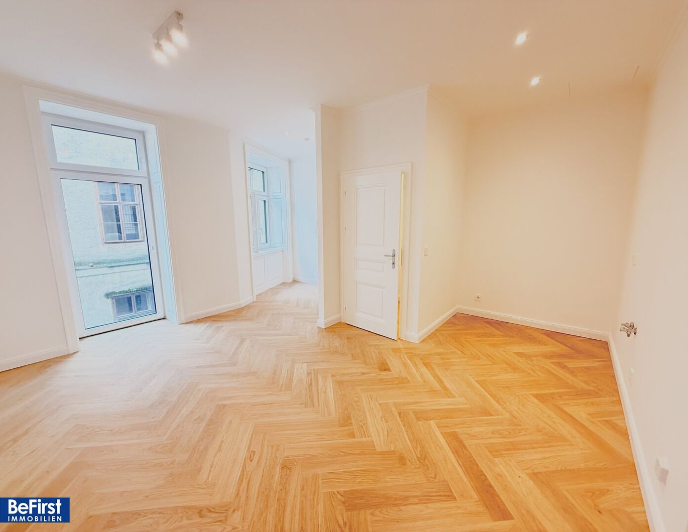 Exklusive top sanierte Terrassenwohnung im sanierten Stilaltbau