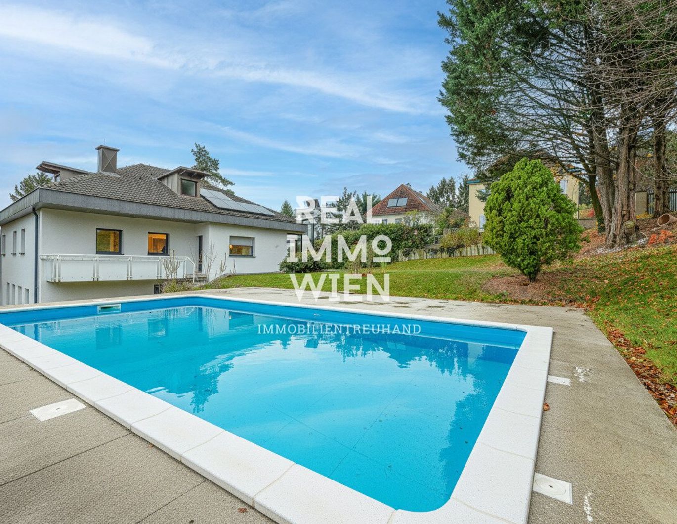 Moderne Luxus Villa am Rande der Stadt..