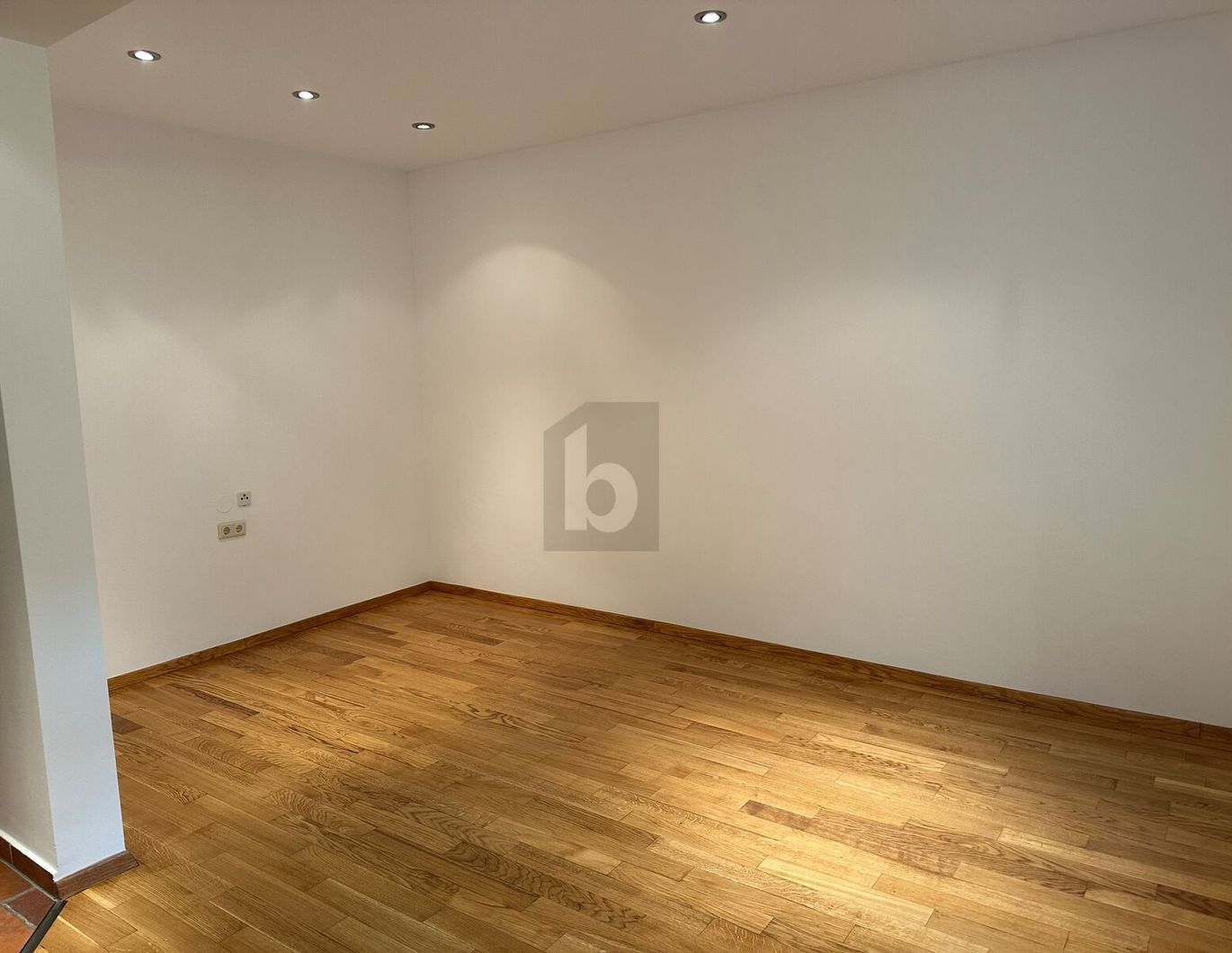 HOCHWERTIG SANIERTER ALTBAU MIT AUSSENDÄMMUNG (NEUER PREIS!)