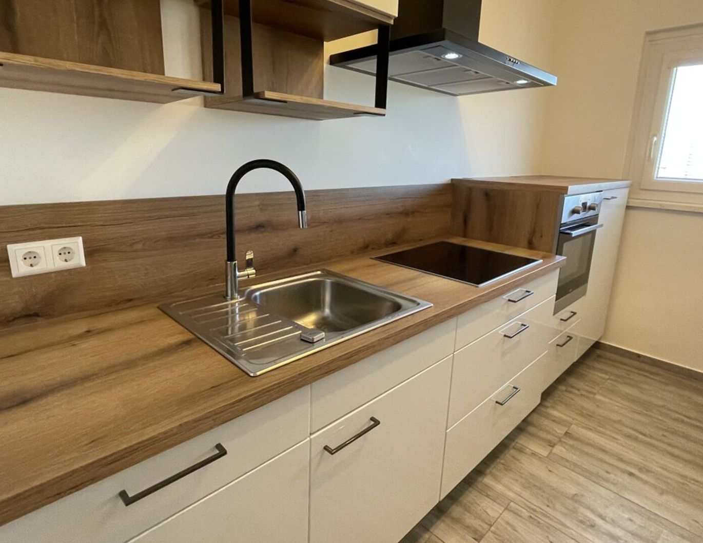 Sanierte 3-Zimmer-Wohnung mit Garage im Ortskern ++ KNITTELFELD ++