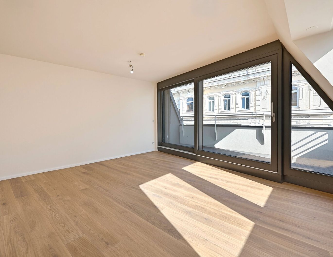 ESSENZ NO. 1 - Die neue Avantgarde des Wohnens - Exklusive 2-Zimmer-Wohnung mit Loggia