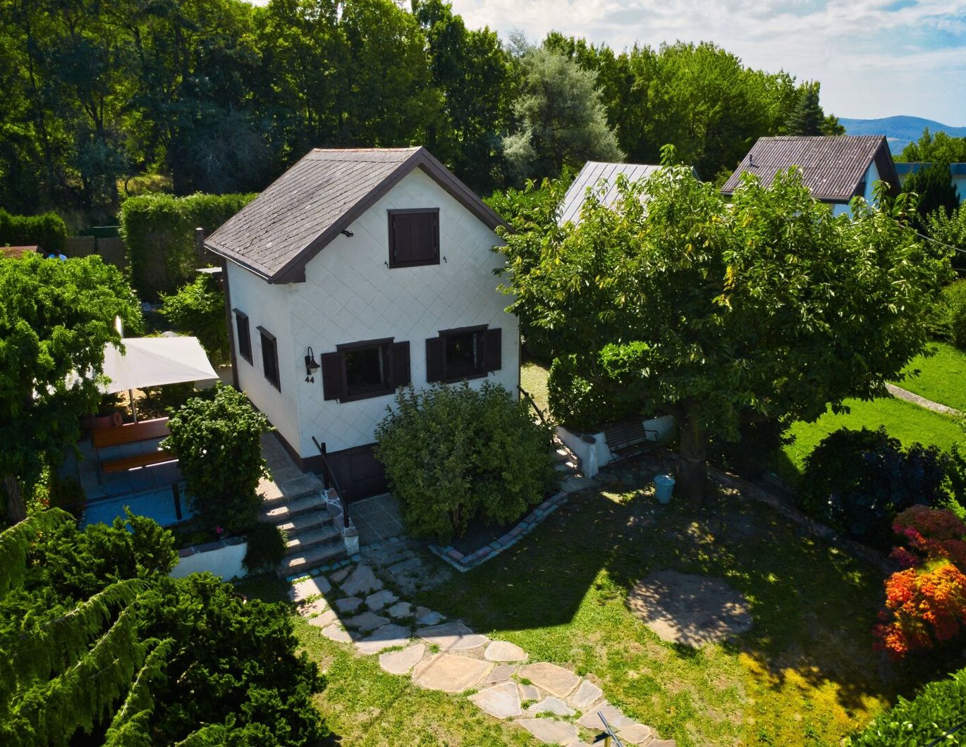 Seltenes Kleingarten-Eigentum am Wolfersberg - Sommerhaus mit Ausbaupotenzial, Terrasse & herrlichem Blick ins Grüne