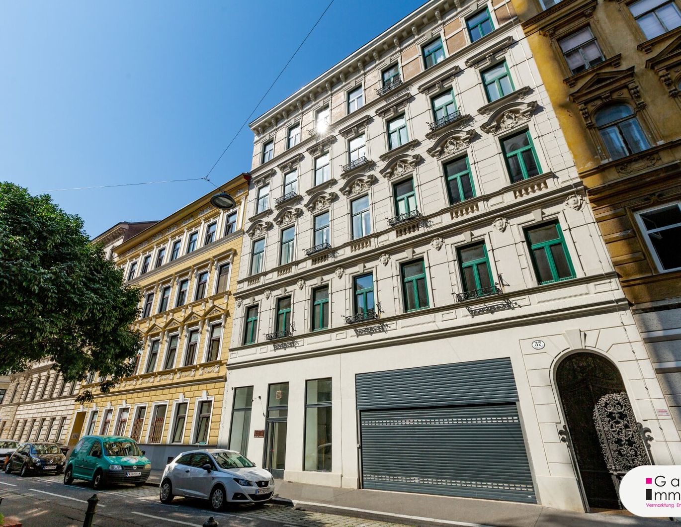 Sonnige, südseitige Altbauwohnung im 3. Liftstock