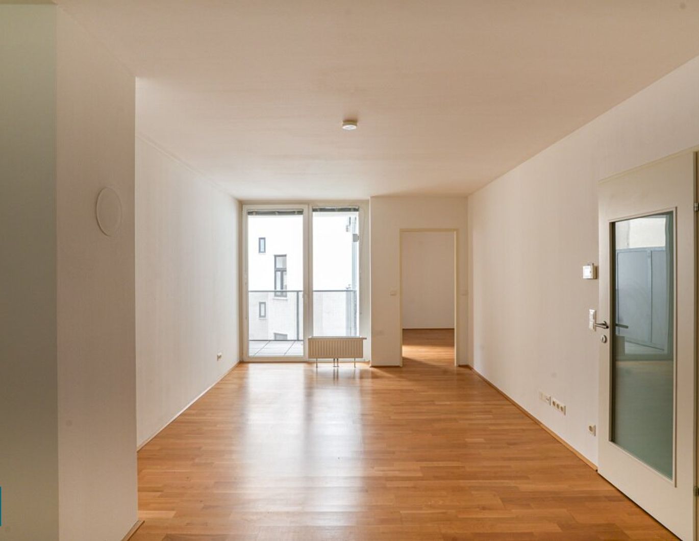 HOCHWERTIGE 2 - ZIMMER WOHNUNG MIT FREIFLÄCHE / NÄHE BADNER BAHN MARX-MEIDLINGER-STRASSE