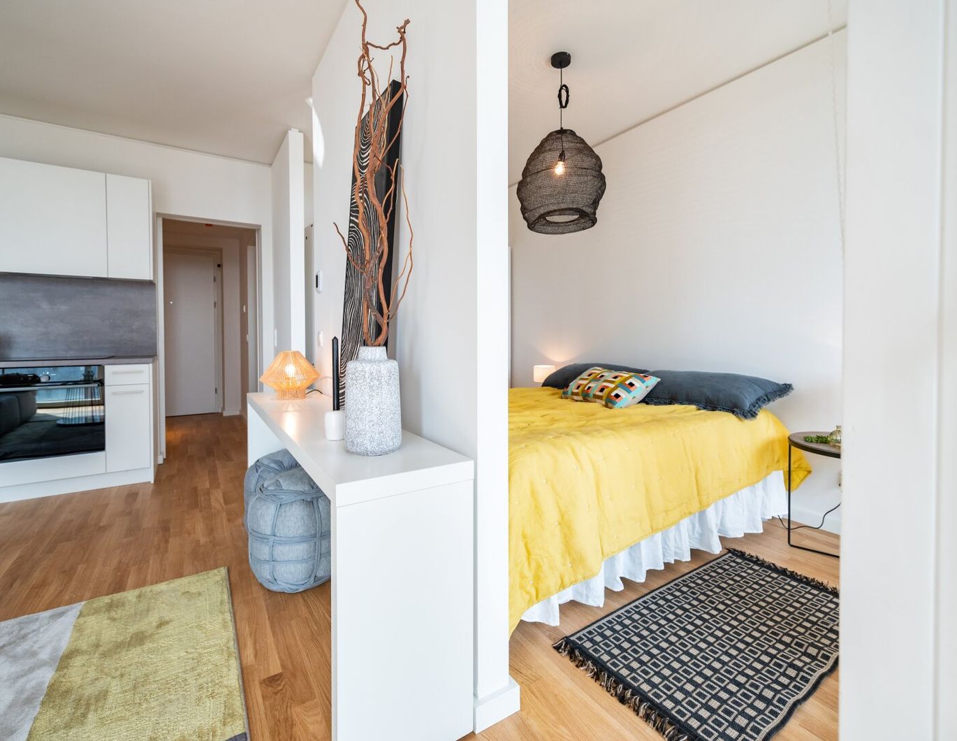 Stylische 1,5-Zi.-Wohnung mit Loggia & Rooftop Pool | TOWER HOMES im V22
