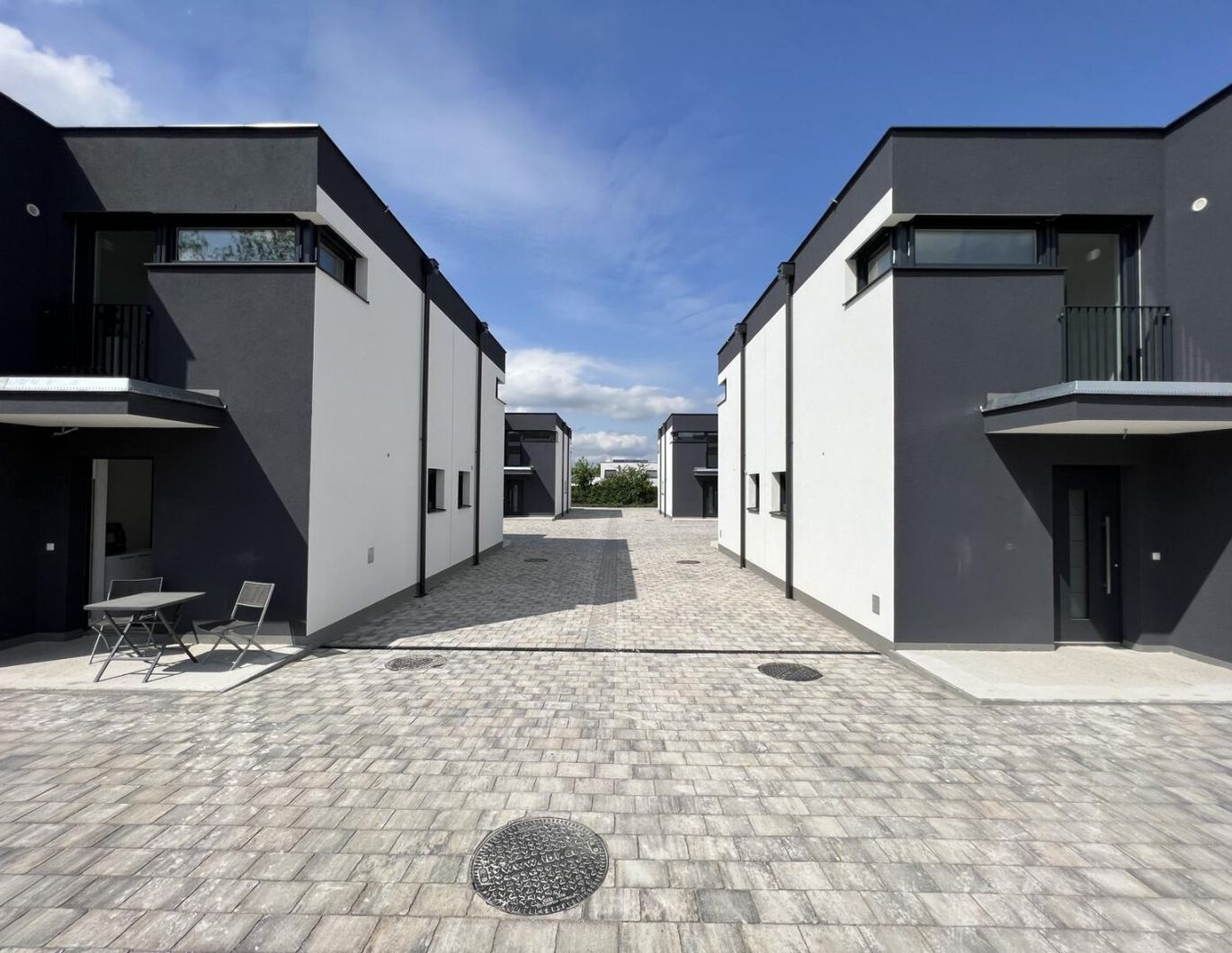 NUR NOCH 3 VON 8 VERFÜGBAR!!! Topmoderne Doppelhaushälften, belagsfertig, auf Wunsch auch schlüsselfertig