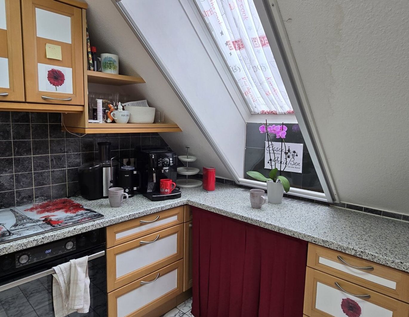 Dachgeschoßwohnung mit Extravaganz und Zentrums- bzw. LKH-Korneuburg - Ärztehit