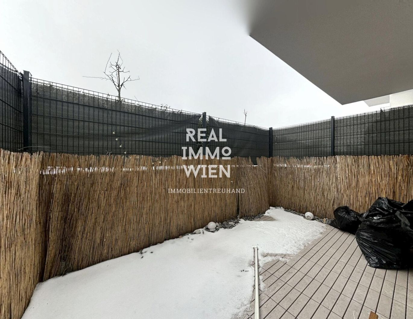 Wunderschöne sonnendurchflutete Wohnung mit Balkon im 23. Bezirk!!! Nähe U6 PERFEKTASTRAẞE!! 360°- 3D Grad Besichtigung