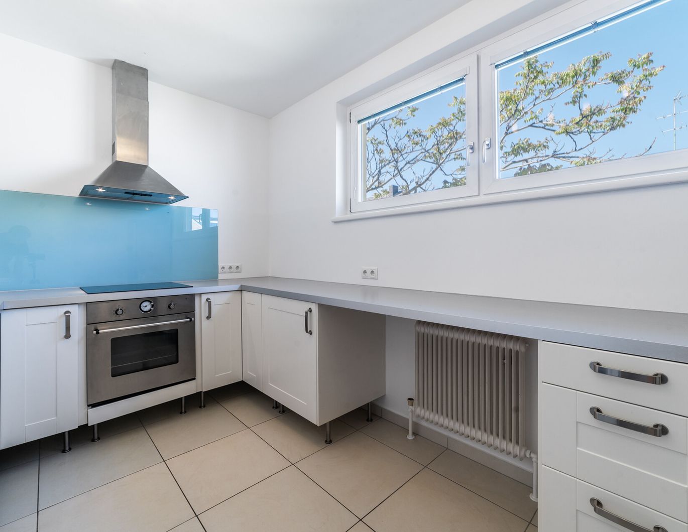 Mitten im Achten: Schöne 3 Zimmer mit kleiner Terrasse und Klimaanlage