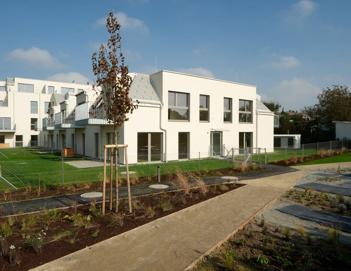 BEZUGSFERTIG! sonnige und gut aufgeilte 2-Zimmer-Wohnung mit Balkon und Garten_T15_Kleegarten