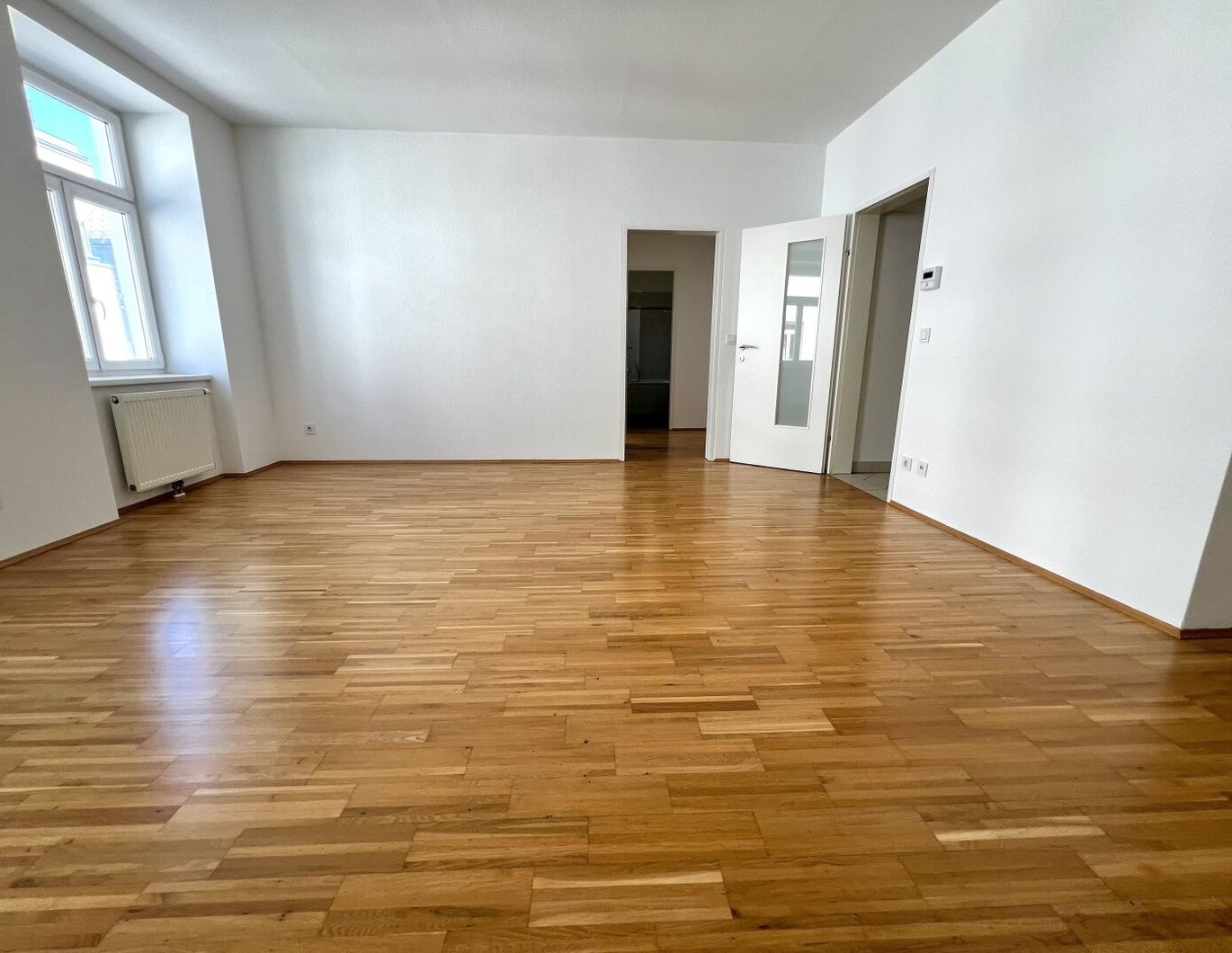 Helle 63m² Altbauwohnung, 2 Zimmer, Einbauküche, Aufzug zu kaufen für 355.000 €