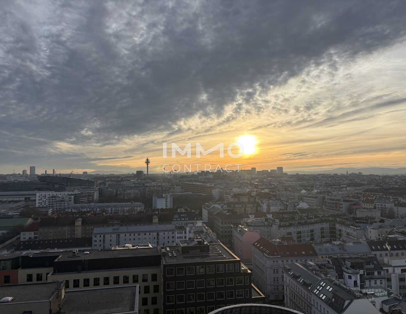 Stephansdom & Sonnenuntergang inklusive: Gemütliche Vierzimmer-Wohnung mit Concierge, Party & BBQ Lounge, Pool usw.