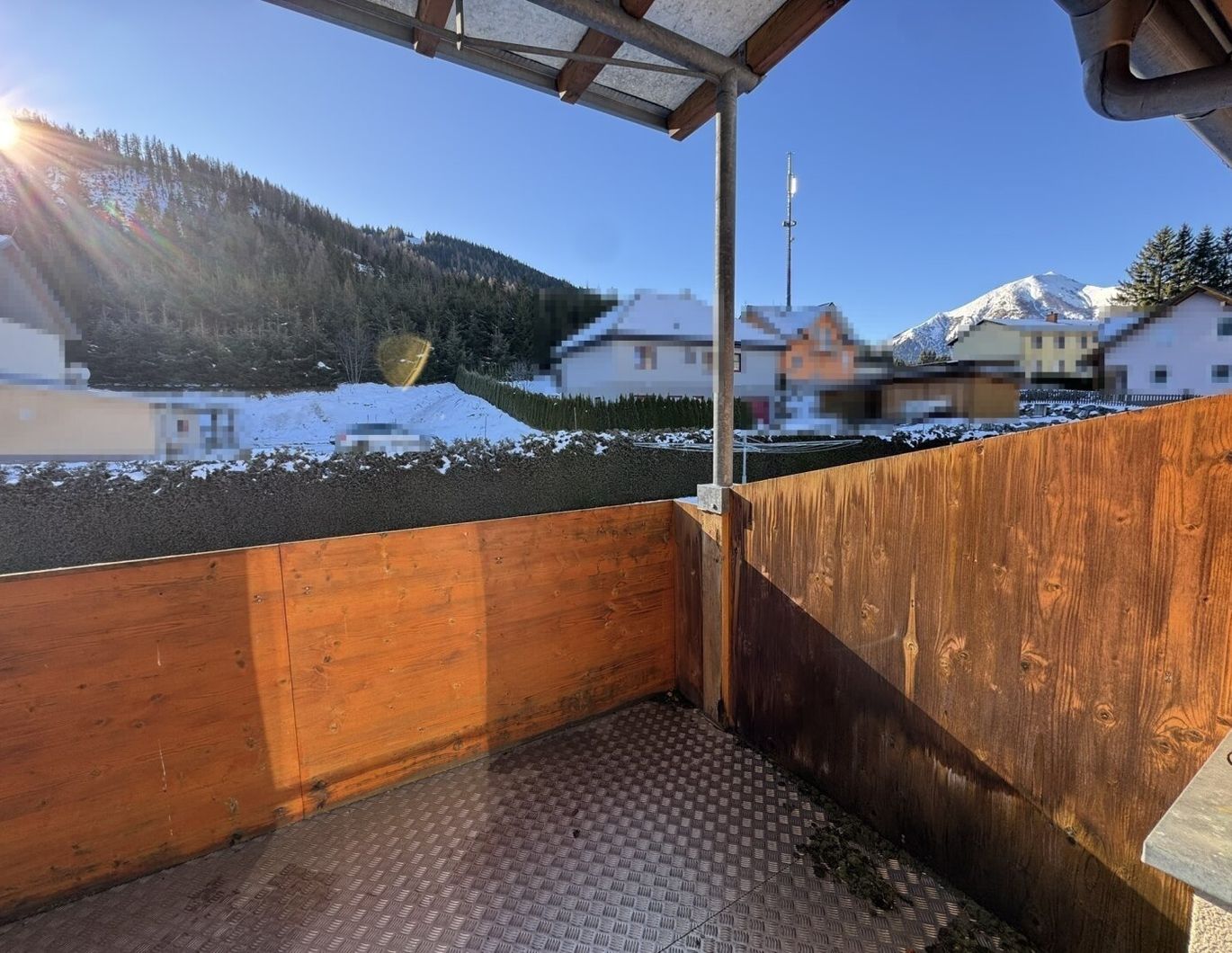 Zweitwohnsitzfähige 4 Zimmer Eigentumswohnung mit südseitigem Balkon und Garage