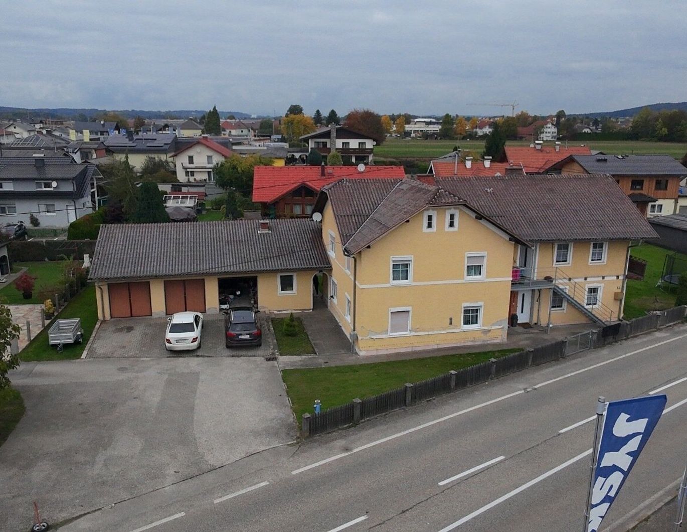 Charmantes Mehrfamilienhaus in Schalchen mit großen Grundstück!