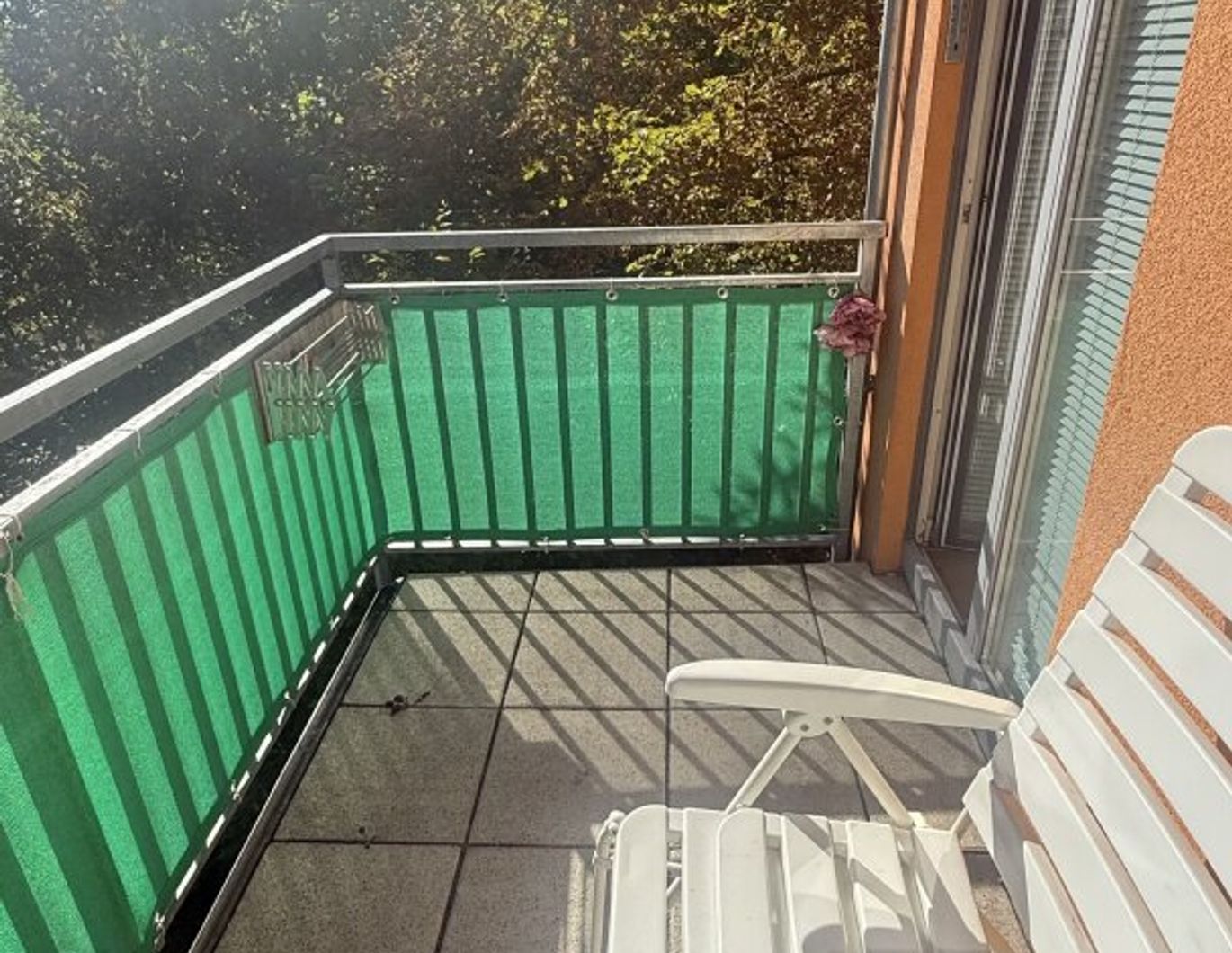 2-Zimmer-Wohnung mit Balkon und Wintergarten, sowie ein opt. Stellplatz und optionaler Möblierung!