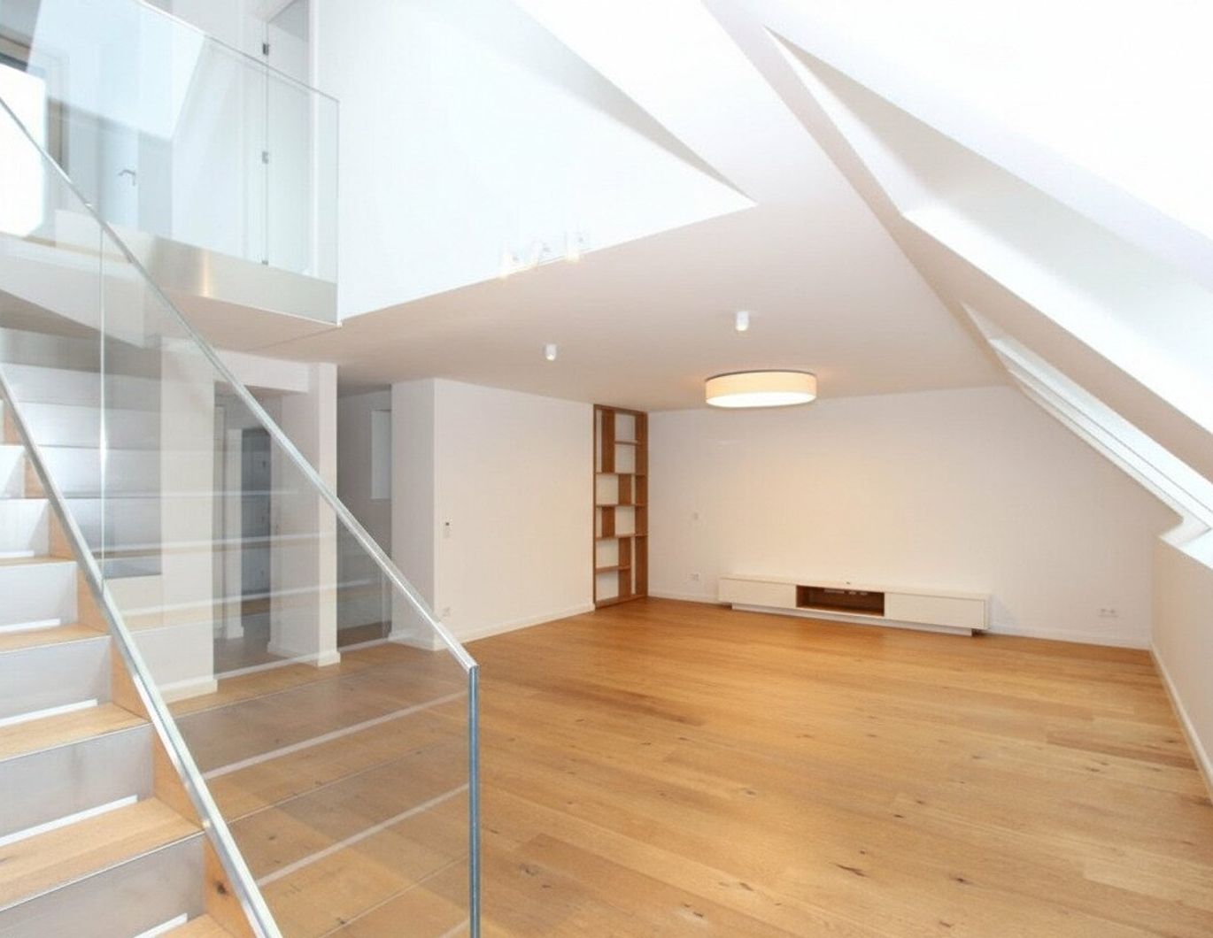 Exquisite und moderne DG Wohnung mit Terrasse beim Belvedere