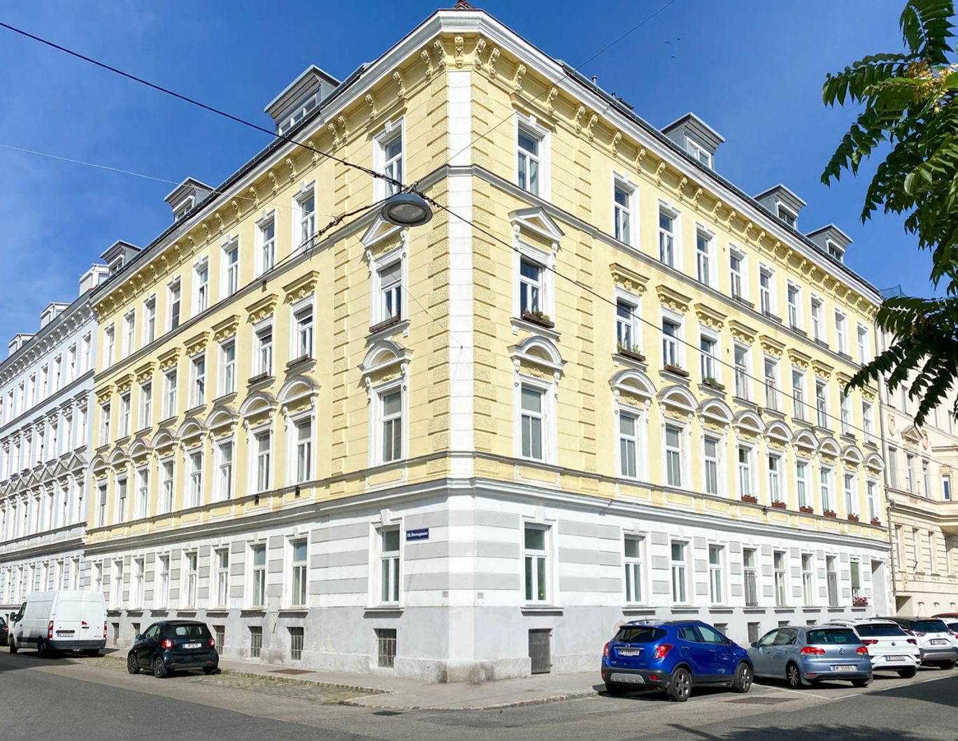 Top sanierte Altbauwohnung in ausgezeichneter Lage