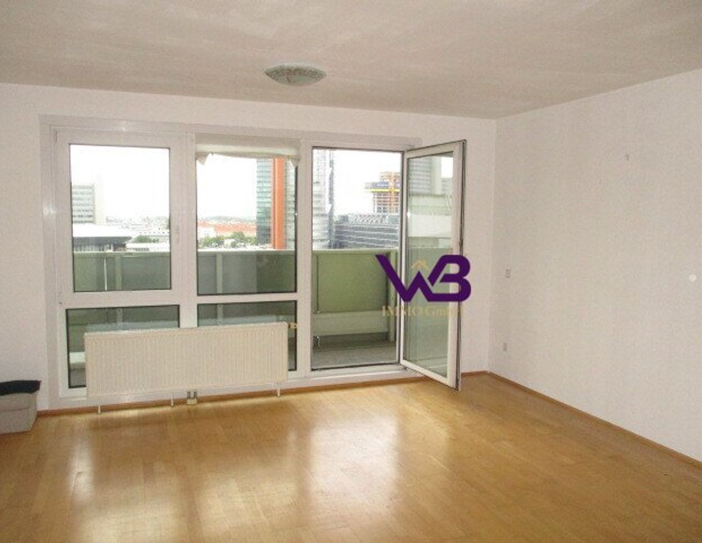 U-Bahn Nähe-2 Zimmer- Wohnung mit Loggia bei der UNO City.
