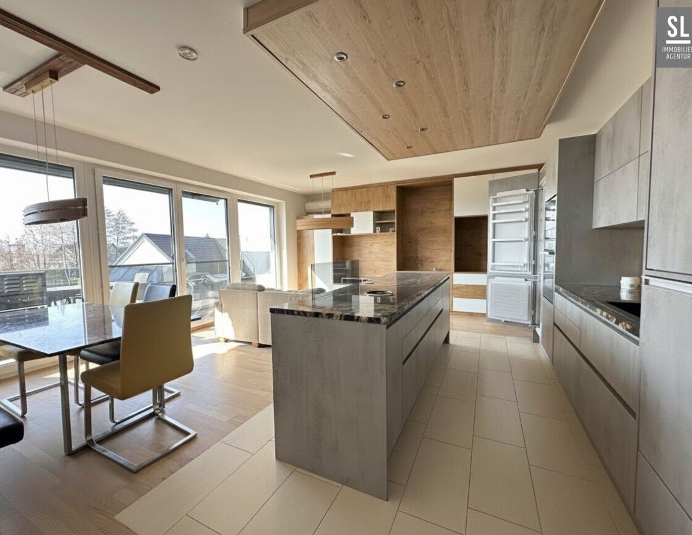 19m² Süd-West Balkon, Lift und 2 TG-Plätze! Schöne, ruhige, exklusiv ausgestattete 4 Zi-Wohnung