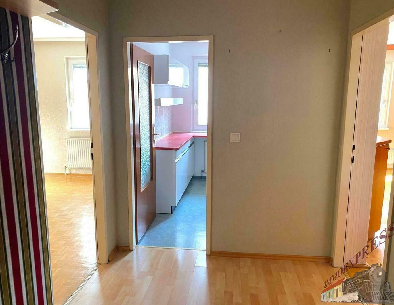 Attraktive 2-Zimmer-Wohnung Potential - ca. 60 m² Wohnfläche + Garage