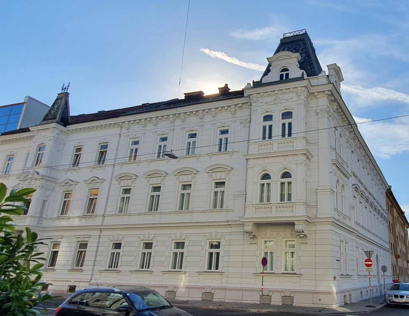 Wohnen wie der Bundeskanzler? Stil-Altbauwohnung in zentraler Lage mit 170 m2