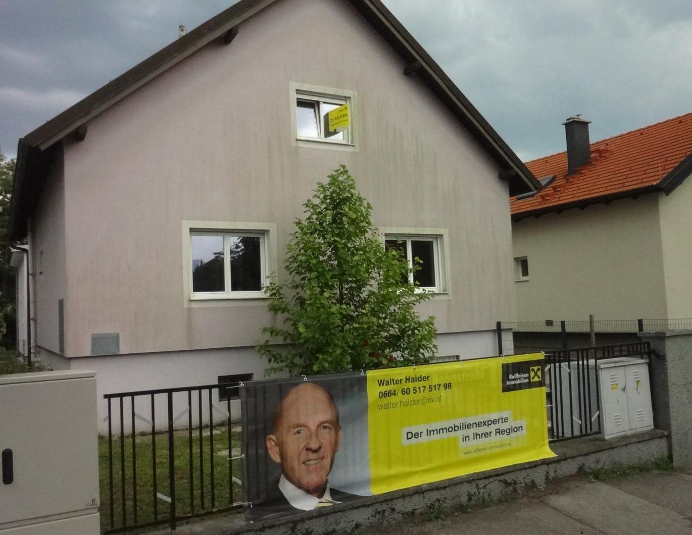 * Gelegenheit * Einfamilienhaus mit viel Wohnfläche, Keller und Garten!