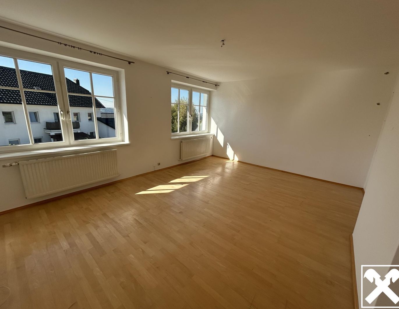 Zentrale Mietwohnung mit Garten und großer Garage