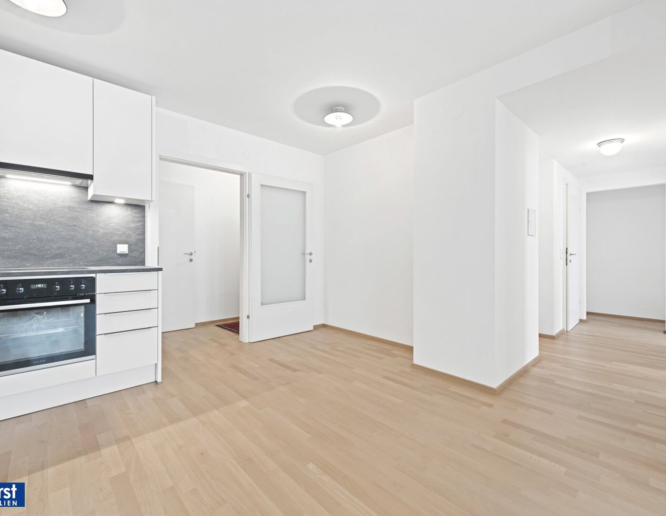 Tolle Lage: Schöne, ruhige 3 Zimmer Balkonwohnung in Fußgängerzone nächst Mariahilferstraße