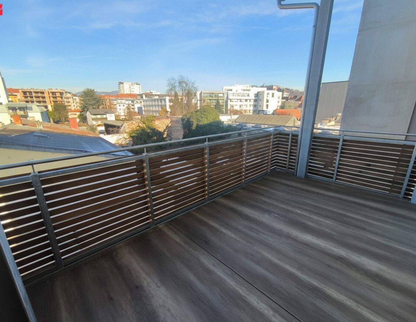 Altbaucharme trifft modernen Komfort - Erstbezug nach Sanierung mit Balkon, herrlicher Aussicht und Fußbodenheizung
