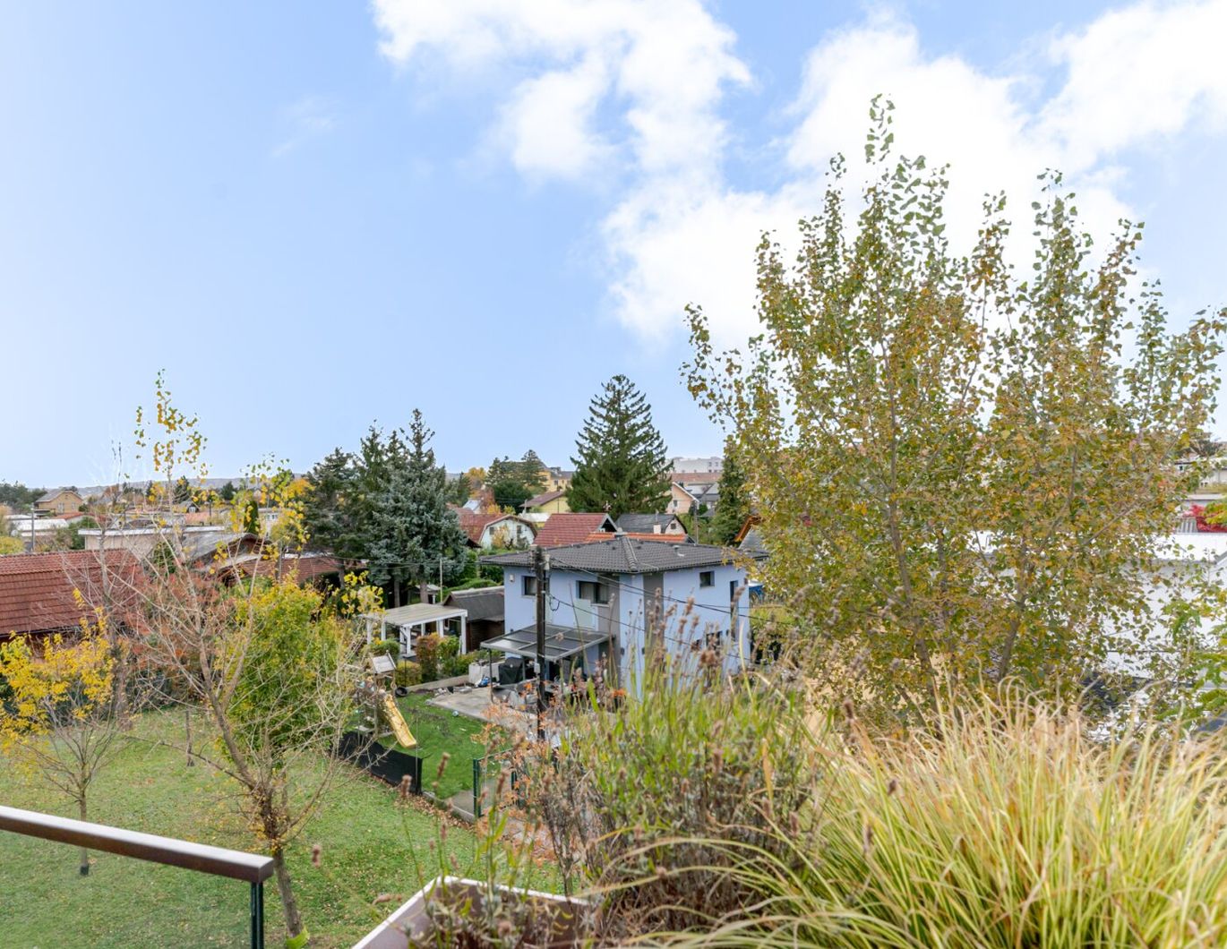 Ruhelage Innenhofidylle- Loggia & Gartenblick