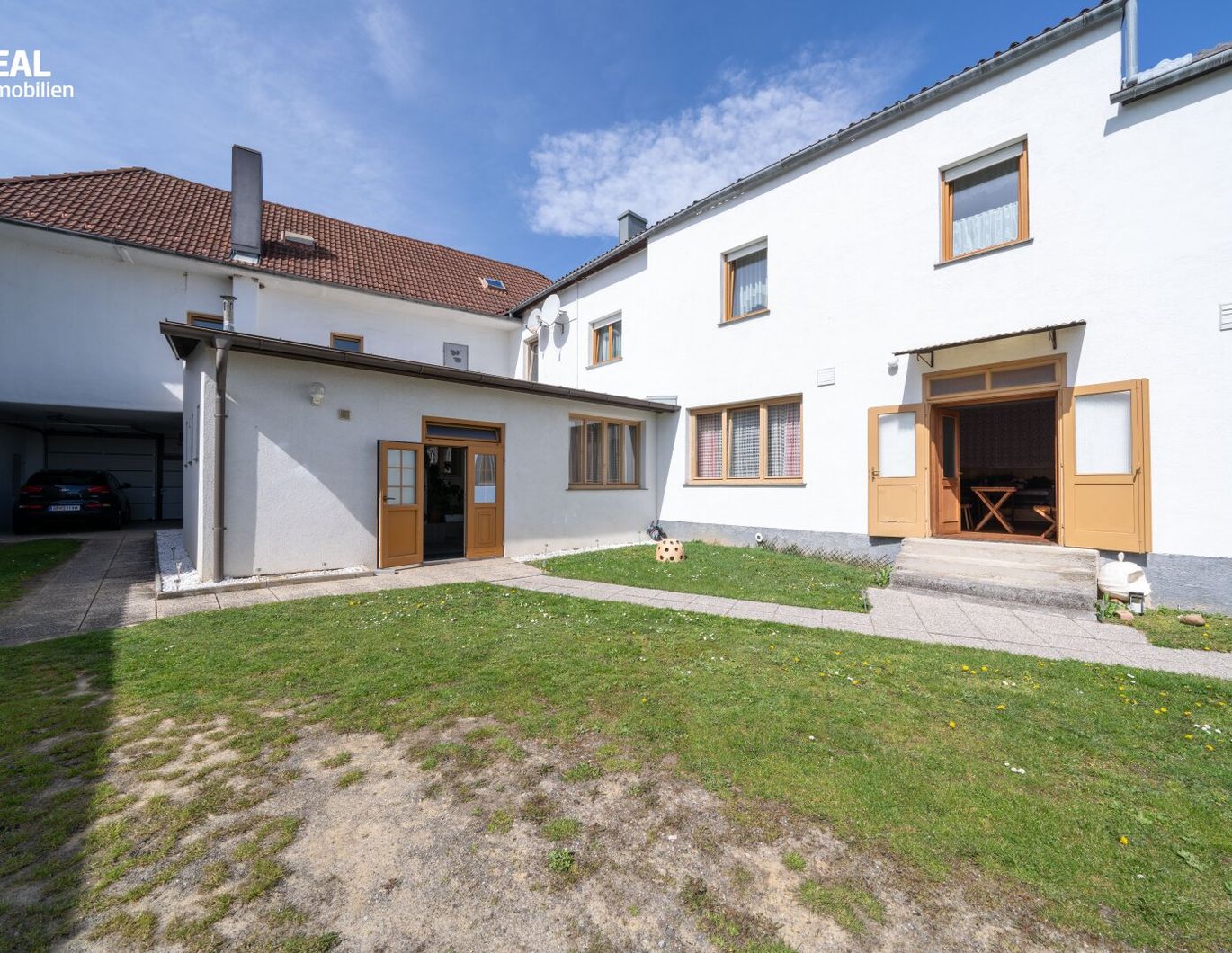 Ehemaliges Gasthaus und beliebter Treffpunkt mit Ferienzimmer und neu adaptierter Wohnung auf 2.302m² Grund zu kaufen!