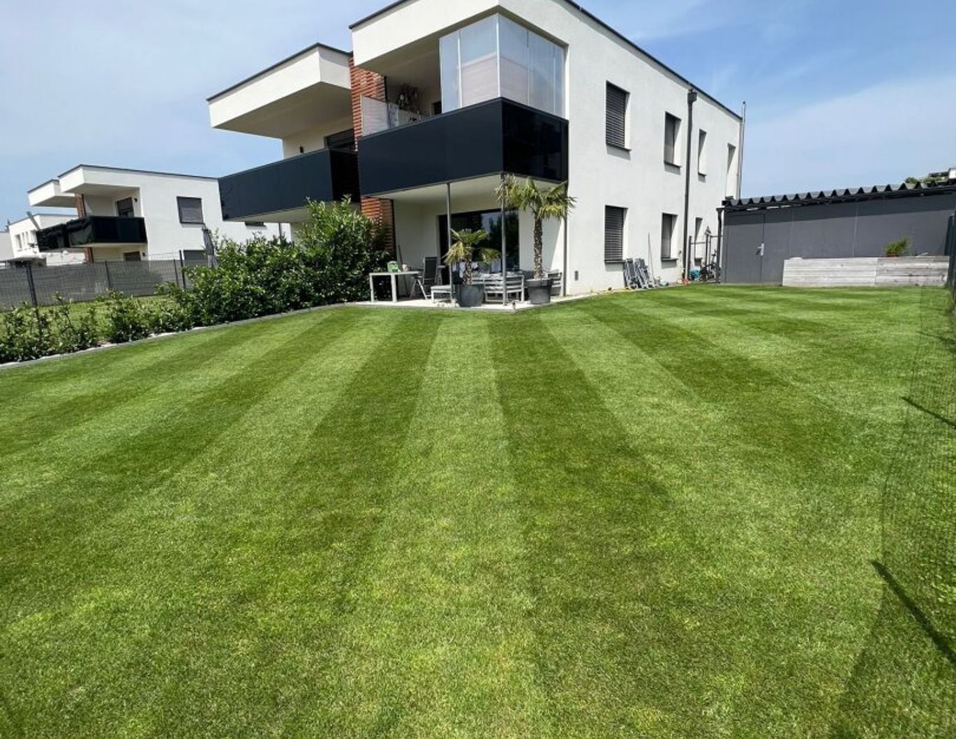 TRAUMWOHNUNG mit traumhaftem Garten +++ Luxusausstattung