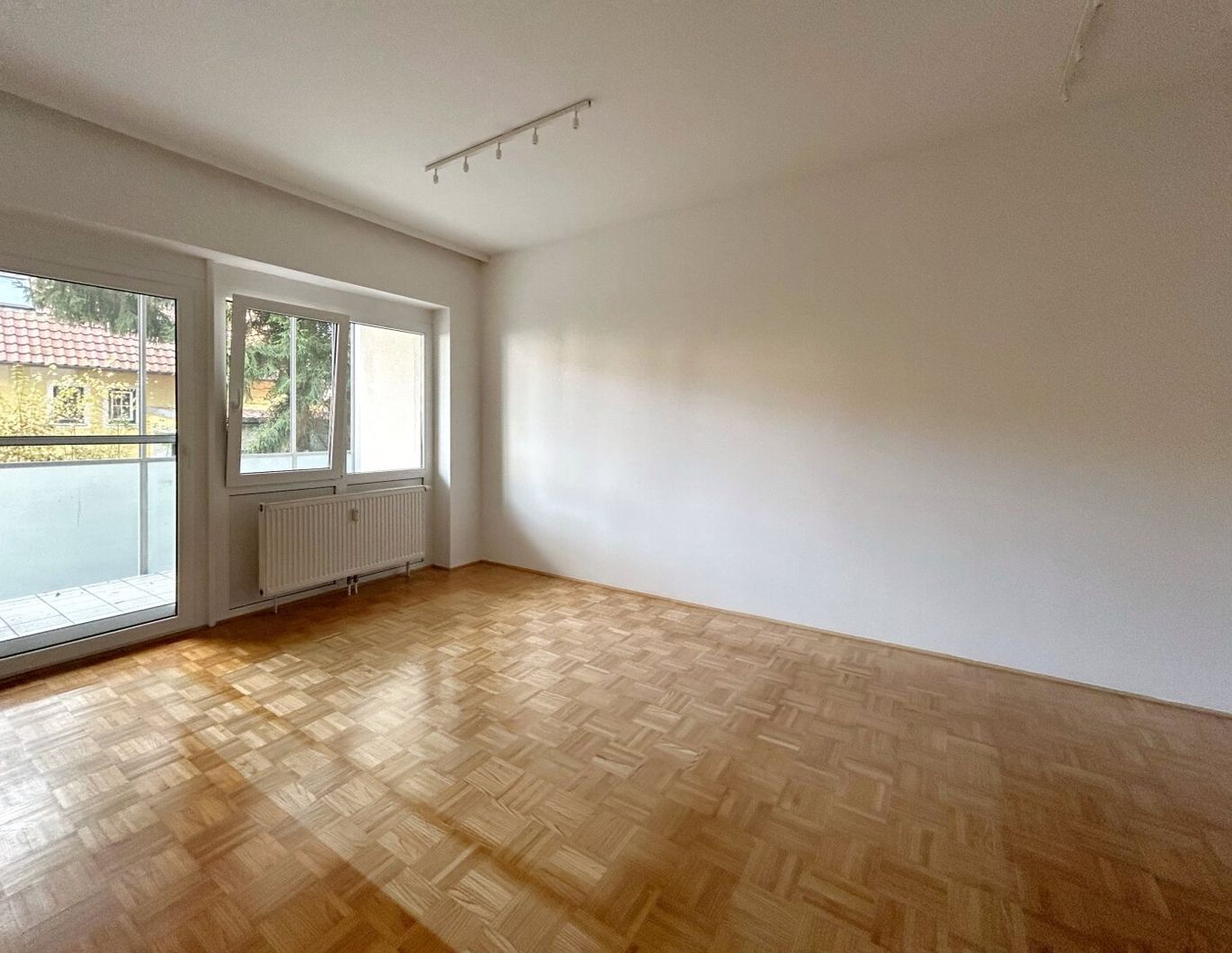 WOHNEN IN PUCHENAU - 2 ZIMMER WOHNUNG MIT BALKON UND GARAGE