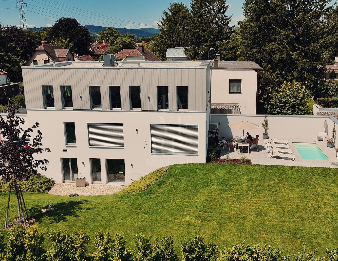 Moderne Villa - Erstbezug -